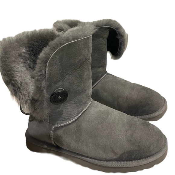 UGG BAILEY BUTTON II GREY GRAY WATER RESISTANT BOOT USA 9 / EU 40 / UK 7.5 - Picture 6 of 8